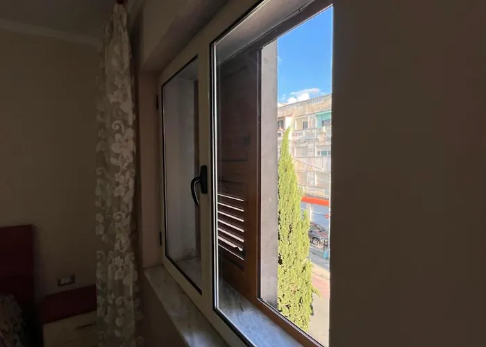 Peaceful, Cozy In A Neighborhood * تيرانا