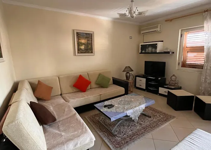 شقة Peaceful, Cozy In A Neighborhood تيرانا